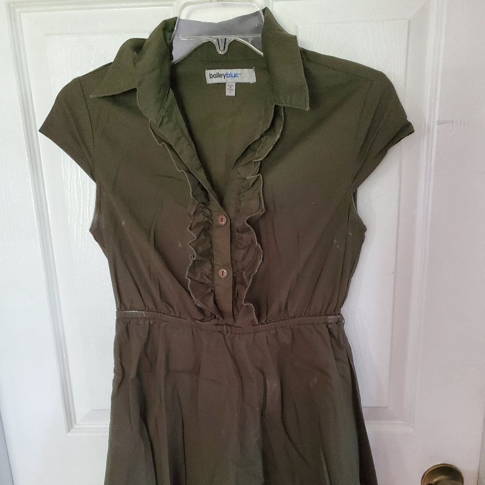 Green retro style dress